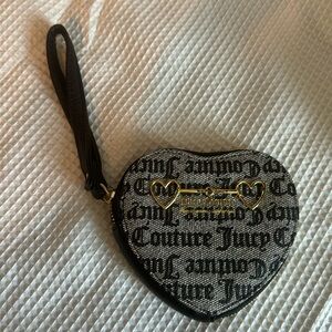 JUICY Couture Heart Wristlet Purse Wallet Bag Heart